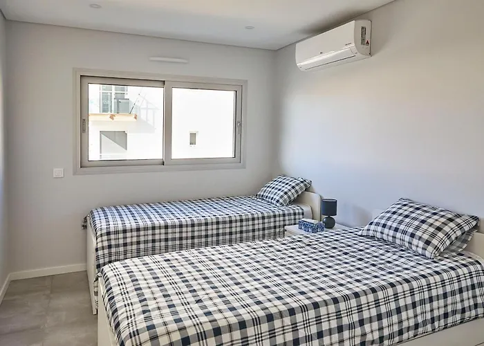 Apartament Near The - *